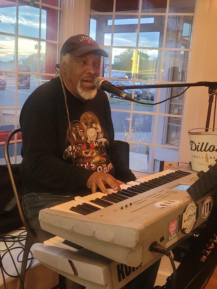  Live Music 
